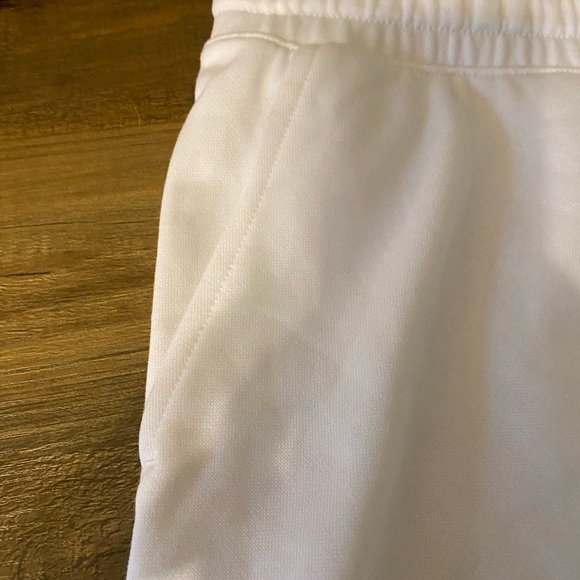 Columbia Women's White Athletic Shorts - Picture 3 of 5